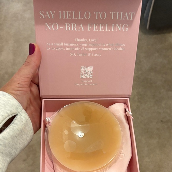 Pink Bra - Picture 2 of 3